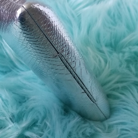 Vince Camuto Croc Pattern Clutch - Picture 3 of 7